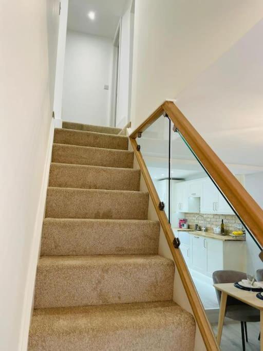 Charming Cottage Close To M4 Bridgend บริดจ์เอนด์ ภายนอก รูปภาพ