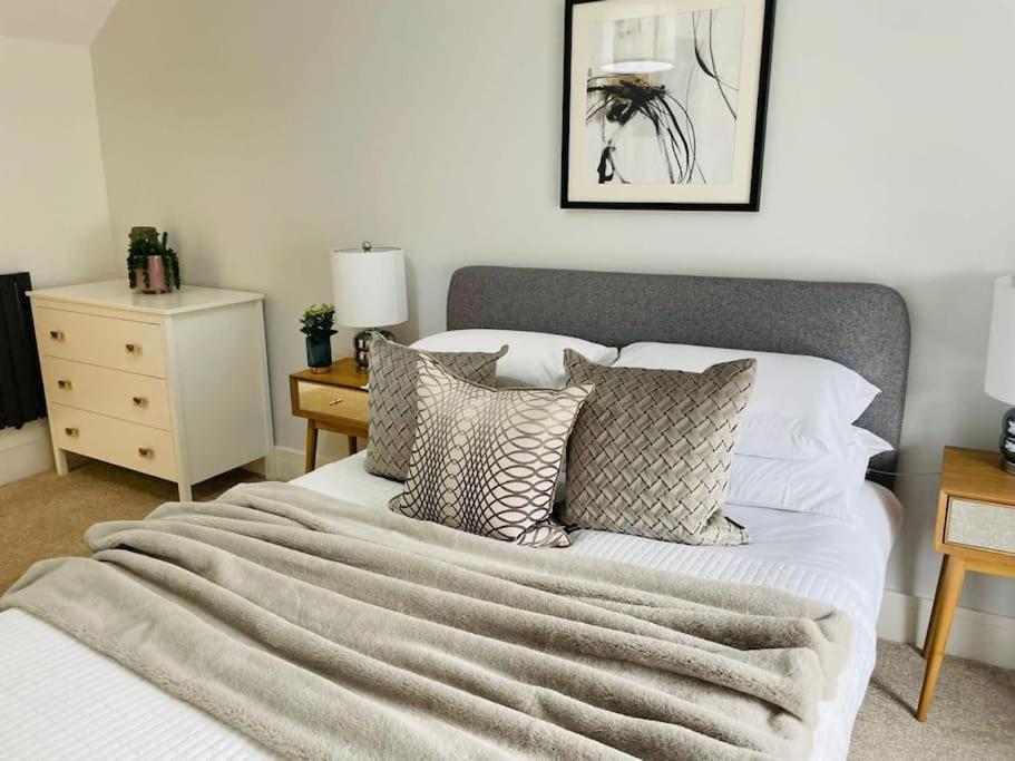 Charming Cottage Close To M4 Bridgend บริดจ์เอนด์ ภายนอก รูปภาพ